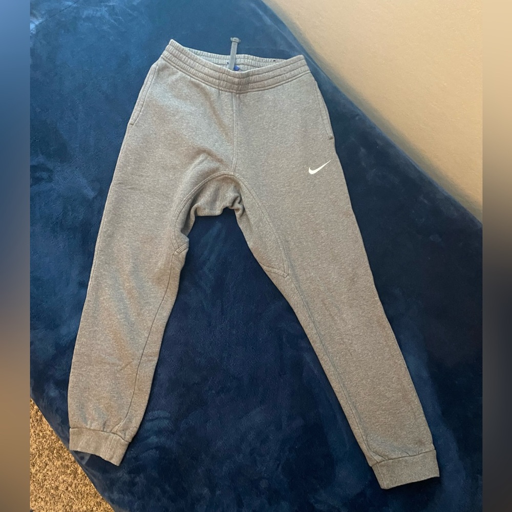 NIKE gray cotton blend JOGGERS Sweats snap back pocket  M like new